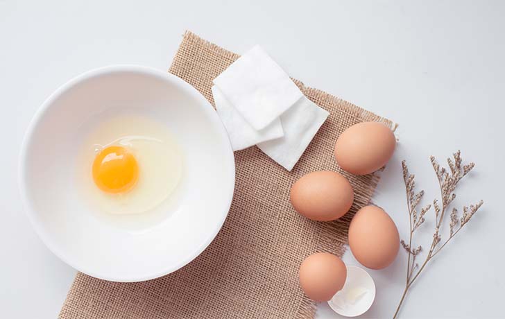 Beneficios-huevo-pelo-graso